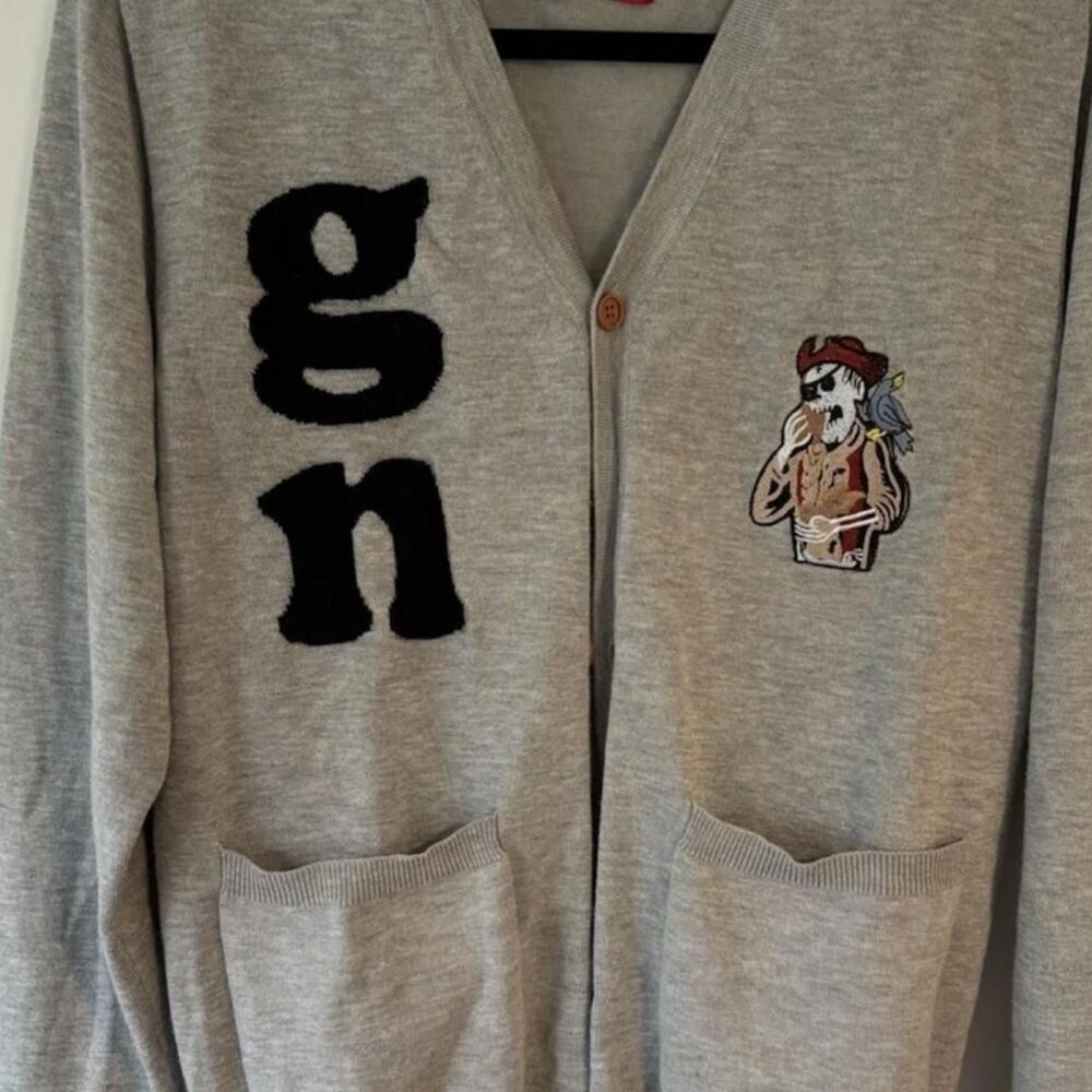 Oregon Great Notion Brewing Company Women's size Medium Cardigan